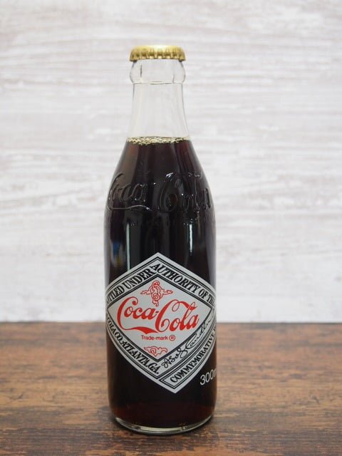 コカ・コーラ生誕100年記念ボトル