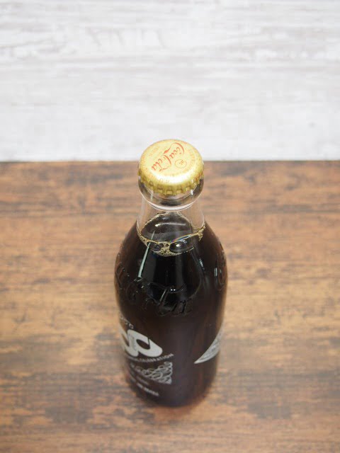 コカ・コーラ生誕100年記念ボトルの王冠
