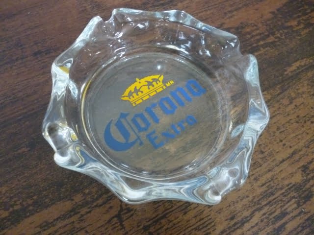 コロナビール（Corona Extra）のロゴ入りガラス灰皿