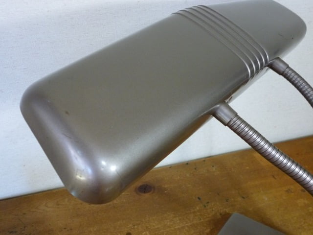 DAZOR デスクライト(MODEL 1000)のヘッド裏側左部分