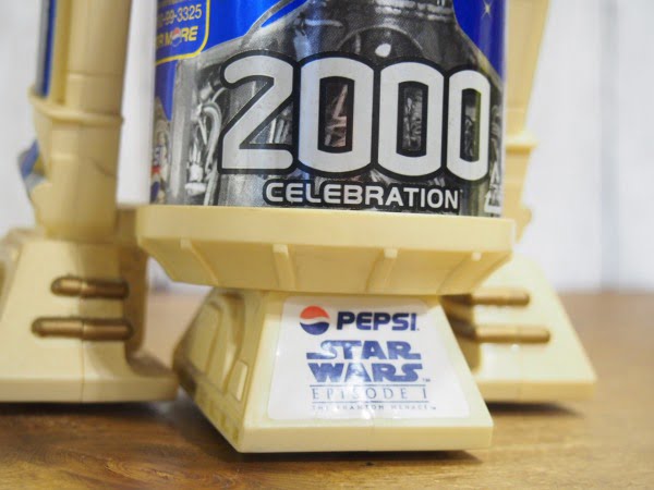 PEPSI R2-D2缶ホルダーの下部ロゴ