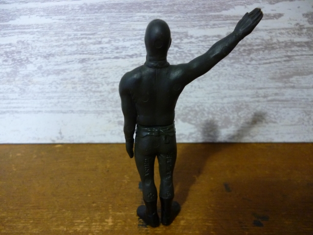 ショッカー戦闘員（ガシャポン）：後姿